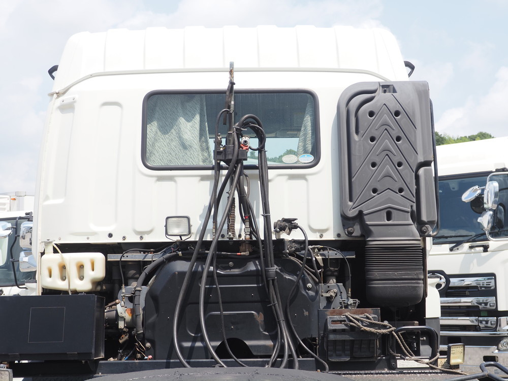 いすゞ ギガ トラクタ 大型 QKG-EXD52AE 年式 H27[写真14]
