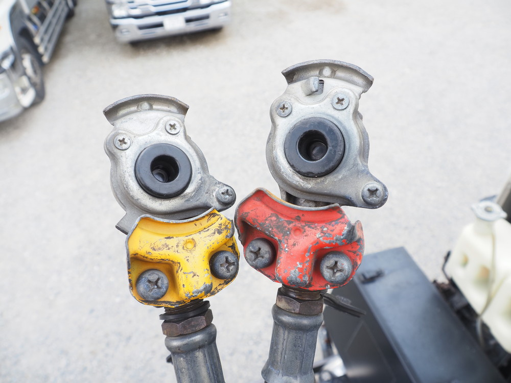 いすゞ ギガ トラクタ 大型 QKG-EXD52AE 年式 H27[写真15]