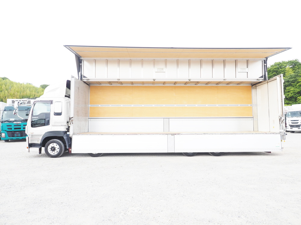 いすゞ ギガ ウイング車 大型 QKG-CYJ77A 年式 H27[写真12]