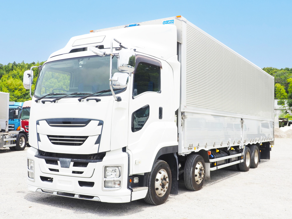 いすゞ ギガ ウイング車 大型 QPG-CYJ77B 年式 H28[写真01]