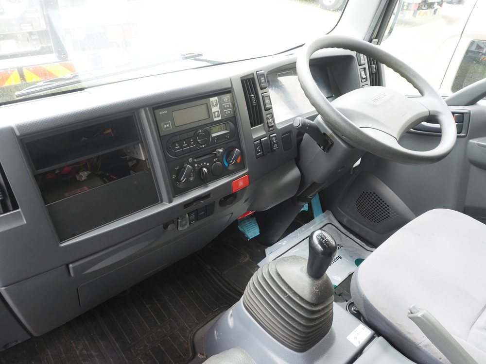 いすゞ エルフ 冷凍バン 小型 TPG-NPR85AN 年式 H28[写真22]