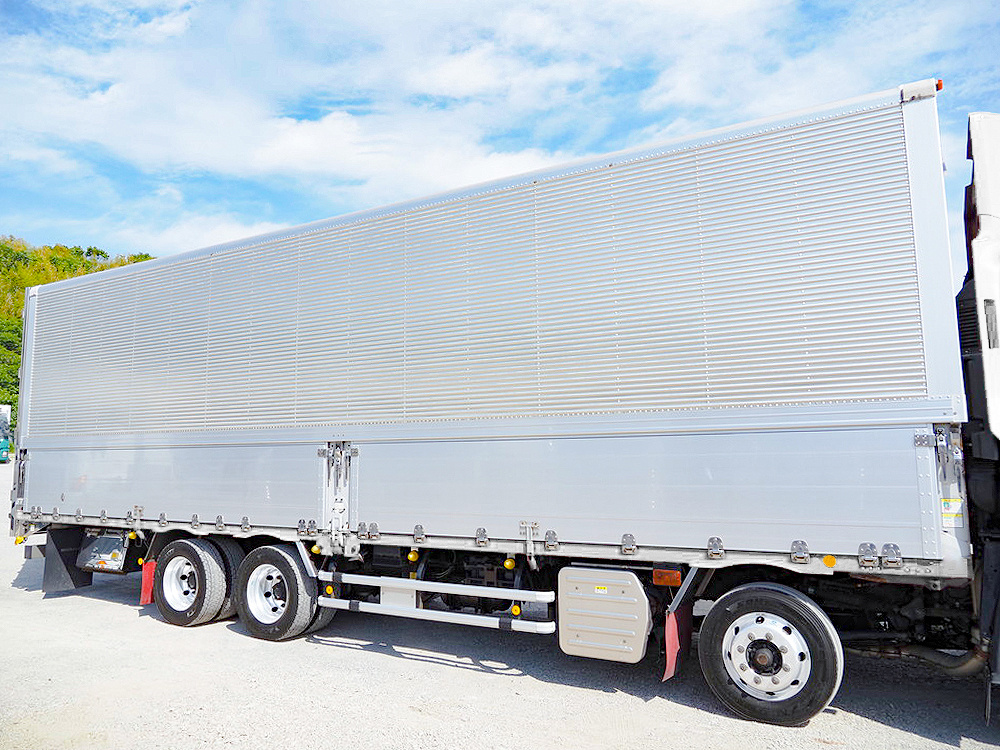 いすゞ ギガ ウイング車 大型 QPG-CYJ77B 年式 H28[写真12]