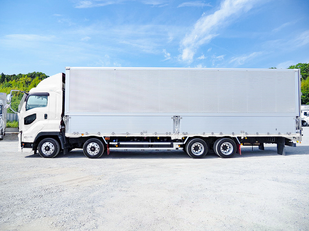 いすゞ ギガ ウイング車 大型 QPG-CYJ77B 年式 H28[写真16]