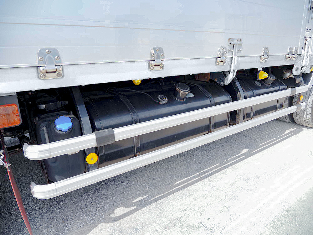 いすゞ ギガ ウイング車 大型 QPG-CYJ77B 年式 H28[写真18]