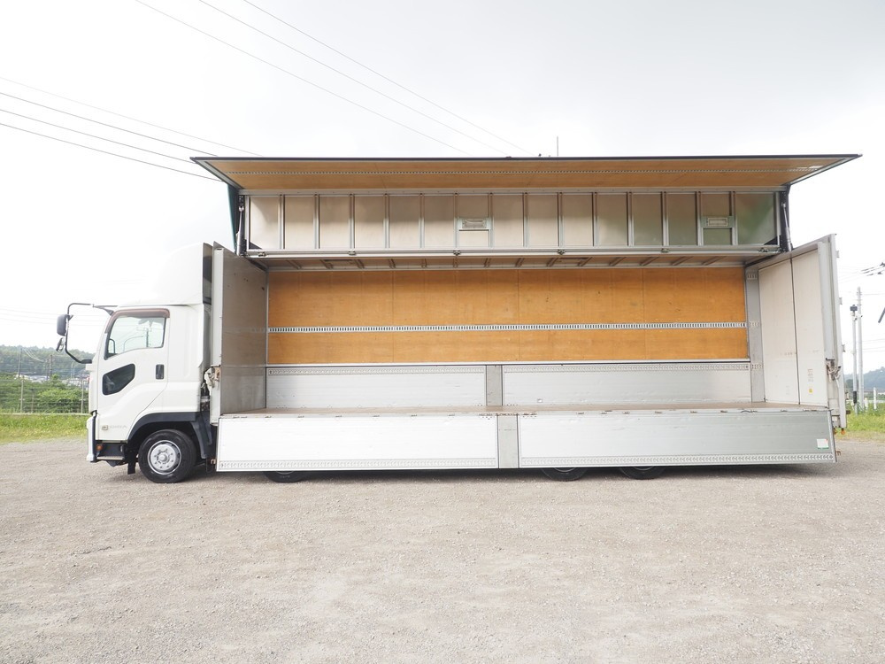 いすゞ ギガ ウイング車 大型 QKG-CYJ77B 年式 H29[写真13]