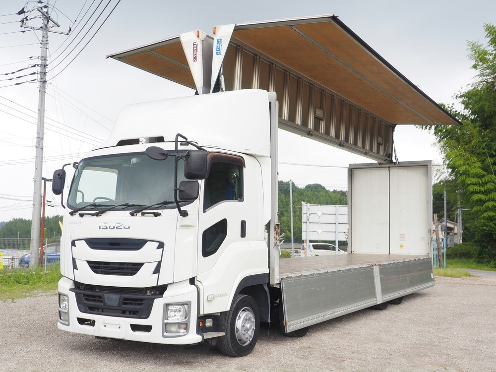 いすゞ ギガ ウイング車 大型 QKG-CYJ77B 年式 H29[写真02]