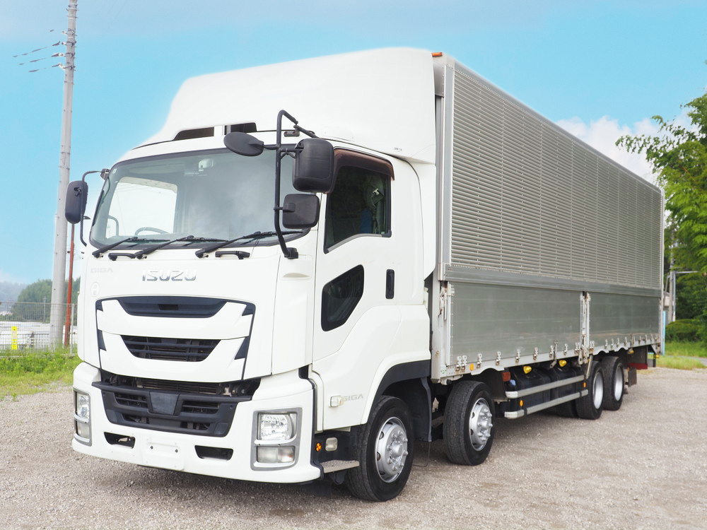 いすゞ ギガ ウイング車 大型 QKG-CYJ77B 年式 H29[写真02]