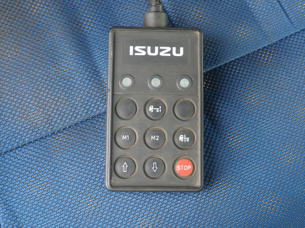 いすゞ ギガ 平ボディ 大型 QKG-CYJ77A 年式 H27[写真24]