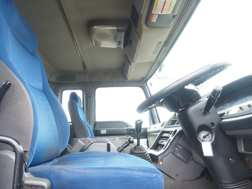 いすゞ ギガ 平ボディ 大型 QKG-CYJ77A 年式 H27[写真22]