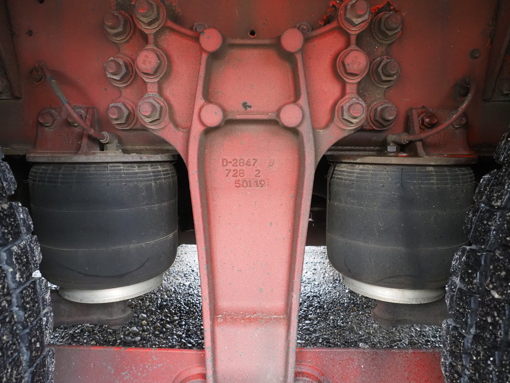 いすゞ ギガ 平ボディ 大型 QKG-CYJ77A 年式 H27[写真28]