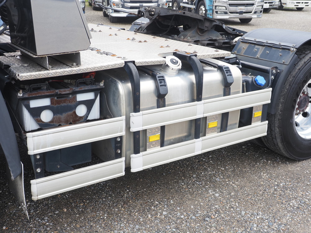 日野 プロフィア トラクタ 大型 QPG-SH1EDDG 年式 H28[写真11]