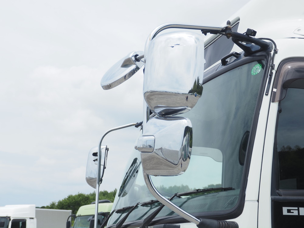 いすゞ ギガ ウイング車 大型 QKG-CYJ77A 年式 H27[写真09]