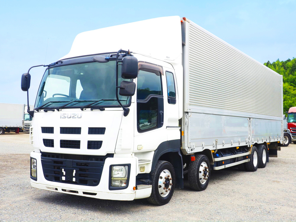 いすゞ ギガ ウイング車 大型 QKG-CYJ77A 年式 H26[写真02]