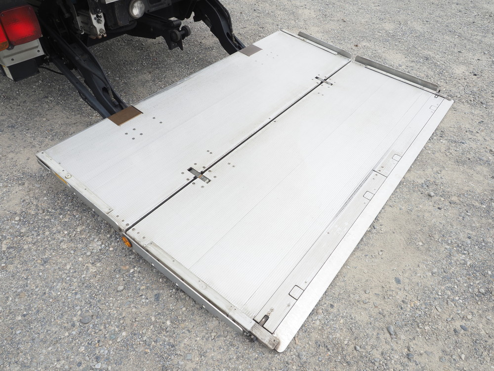 日野 レンジャープロ 冷凍バン 中型 TKG-FC9JKAG 年式 H27[写真12]