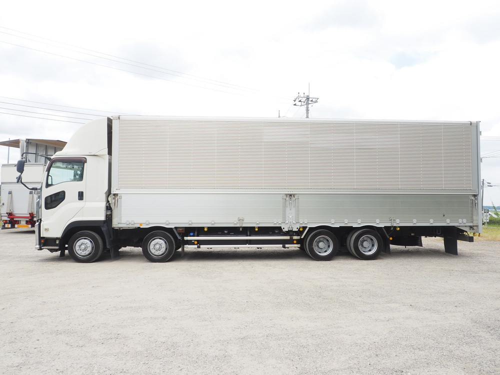 いすゞ ギガ ウイング車 大型 QKG-CYJ77B 年式 H29[写真14]