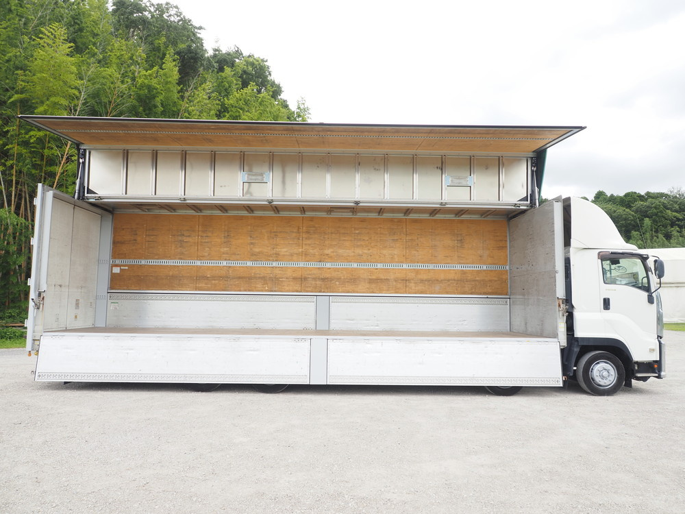 いすゞ ギガ ウイング車 大型 QKG-CYJ77B 年式 H29[写真11]