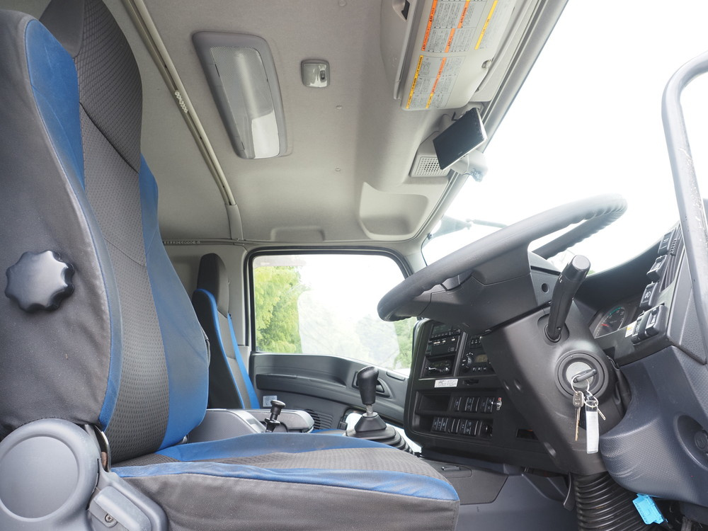 いすゞ ギガ ウイング車 大型 QKG-CYJ77B 年式 H29[写真33]