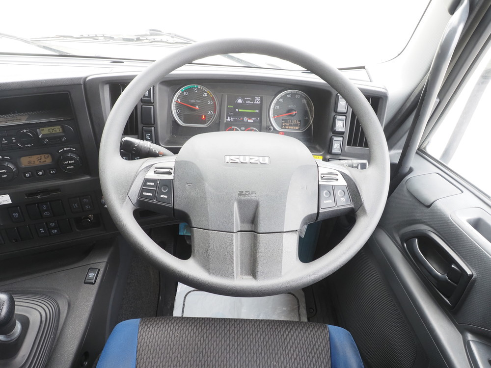 いすゞ ギガ ウイング車 大型 QKG-CYJ77B 年式 H29[写真34]
