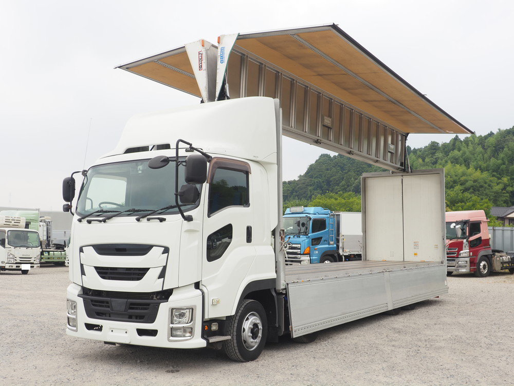 いすゞ ギガ ウイング車 大型 2PG-CYJ77C 年式 H29[写真02]