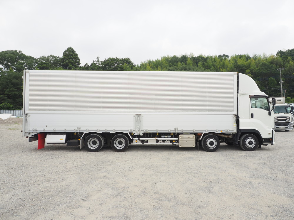 いすゞ ギガ ウイング車 大型 2PG-CYJ77C 年式 H29[写真08]