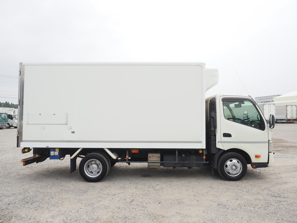 日野 デュトロ 冷凍バン 小型 2RG-XZU712M 年式 R2[写真05]