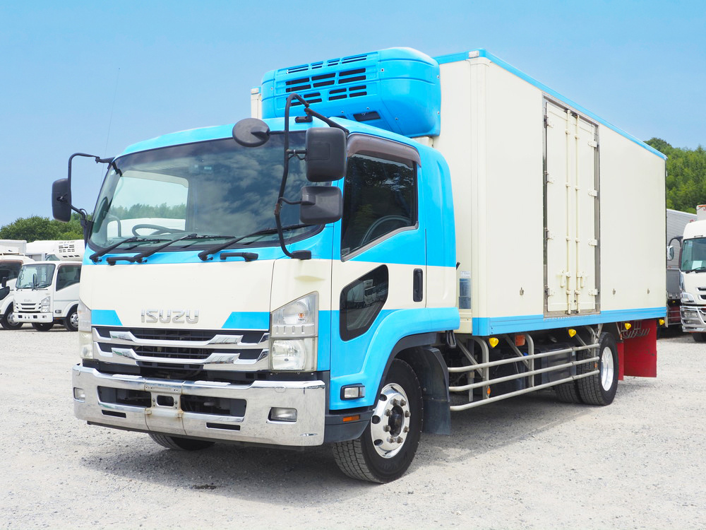 いすゞ フォワード 冷凍バン 中増t QKG-FTR34T2 年式 H27[写真02]