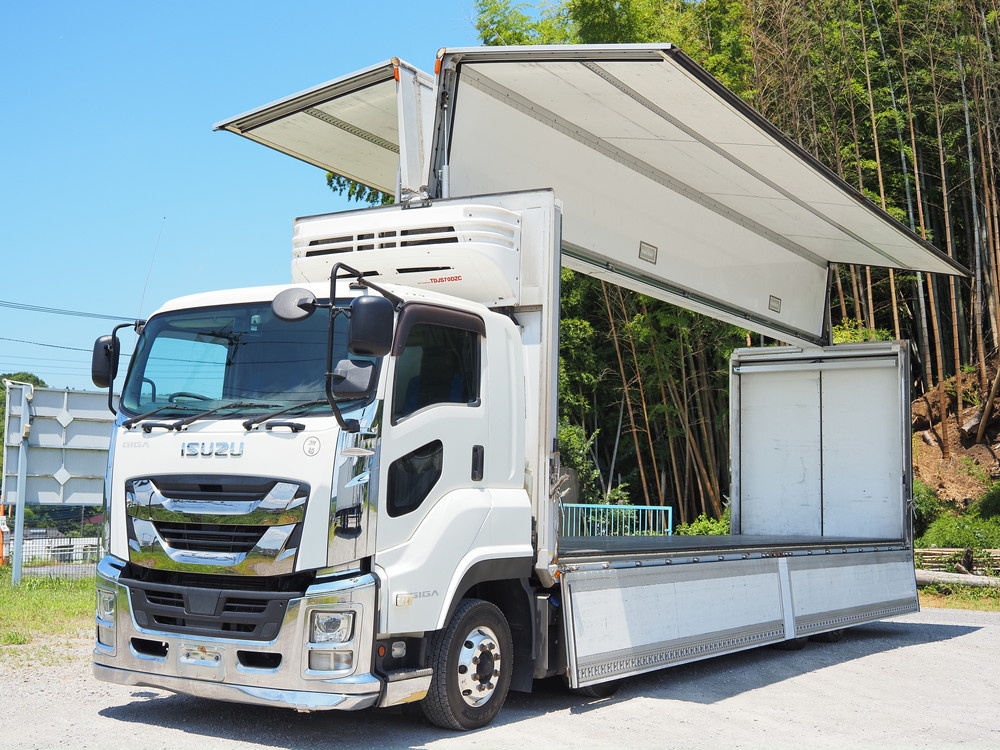 いすゞ ギガ 冷凍ウイング 大型 2KG-CYJ77C 年式 H30[写真02]