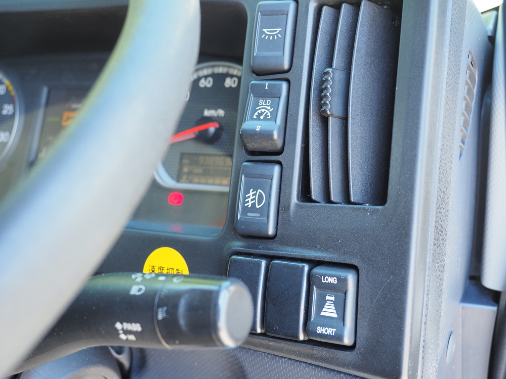 いすゞ ギガ 冷凍ウイング 大型 2KG-CYJ77C 年式 H30[写真35]