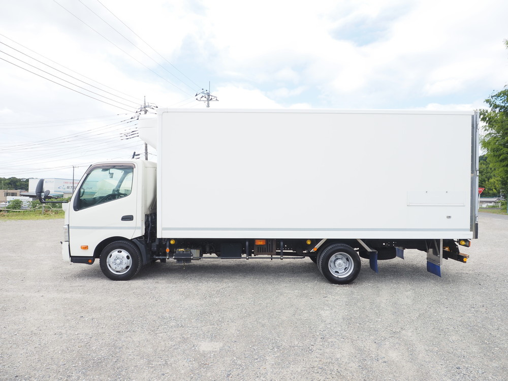 日野 デュトロ 冷凍バン 小型 2RG-XZU722M 年式 R2[写真09]