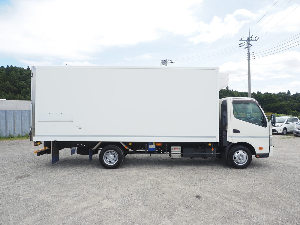 日野 デュトロ 冷凍バン 小型 2RG-XZU722M 年式 R2[写真07]