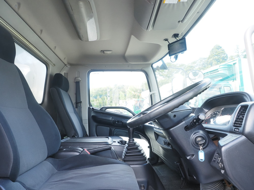 日野 レンジャープロ バン車 中型 TKG-FC9JKAG 年式 H27[写真16]
