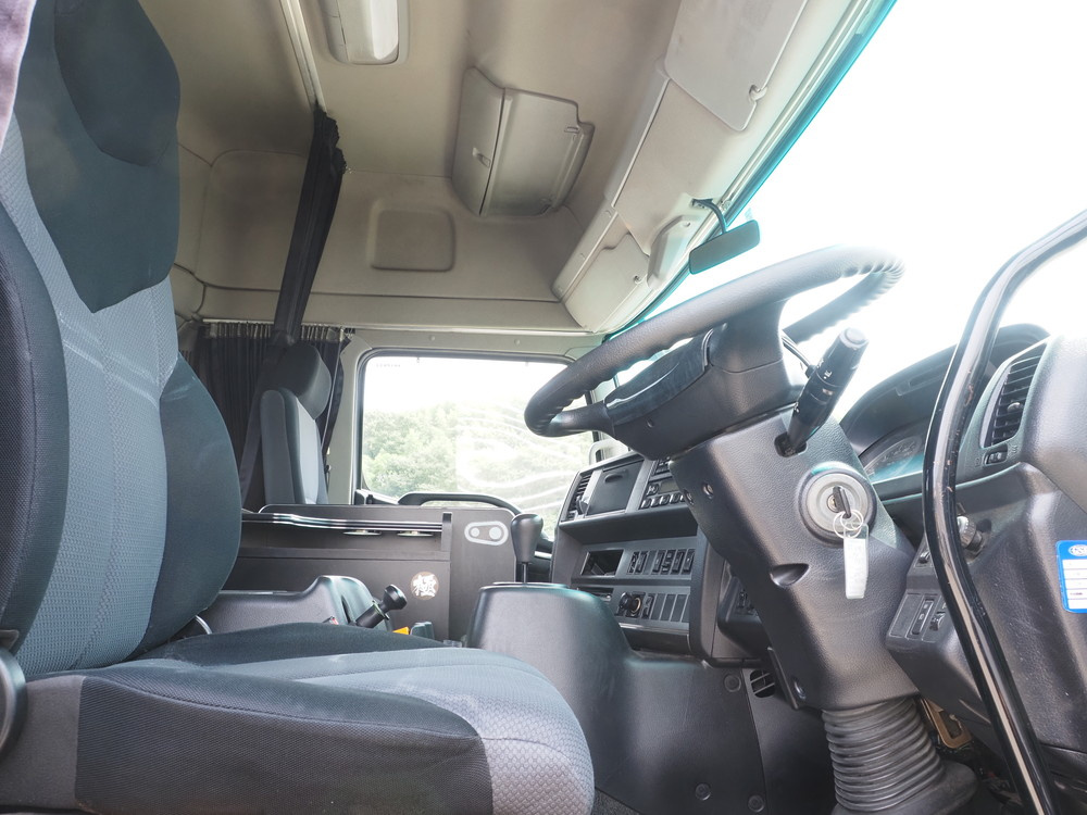 日野 プロフィア トラクタ 大型 QPG-SH1EDDG 年式 H27[写真21]