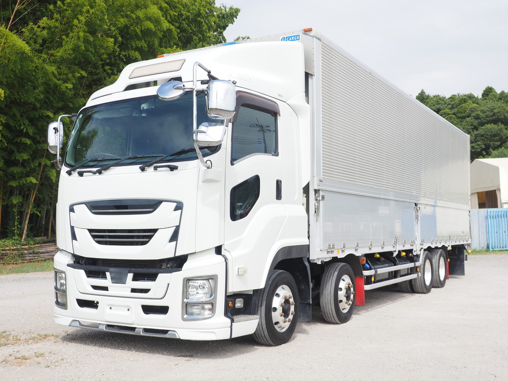 いすゞ ギガ ウイング車 大型 QPG-CYJ77B 年式 H28[写真01]