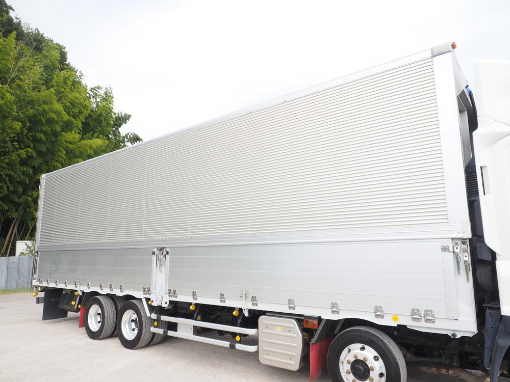 いすゞ ギガ ウイング車 大型 QPG-CYJ77B 年式 H28[写真10]