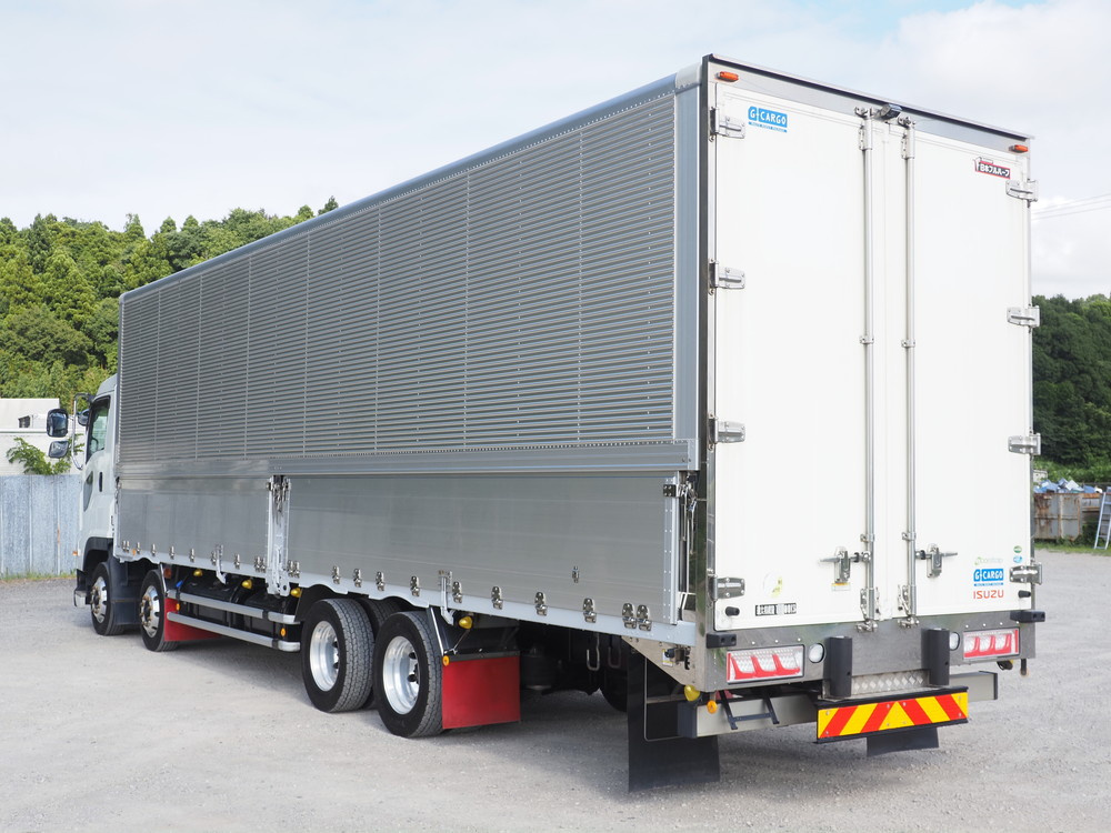 いすゞ ギガ ウイング車 大型 QPG-CYJ77B 年式 H28[写真07]