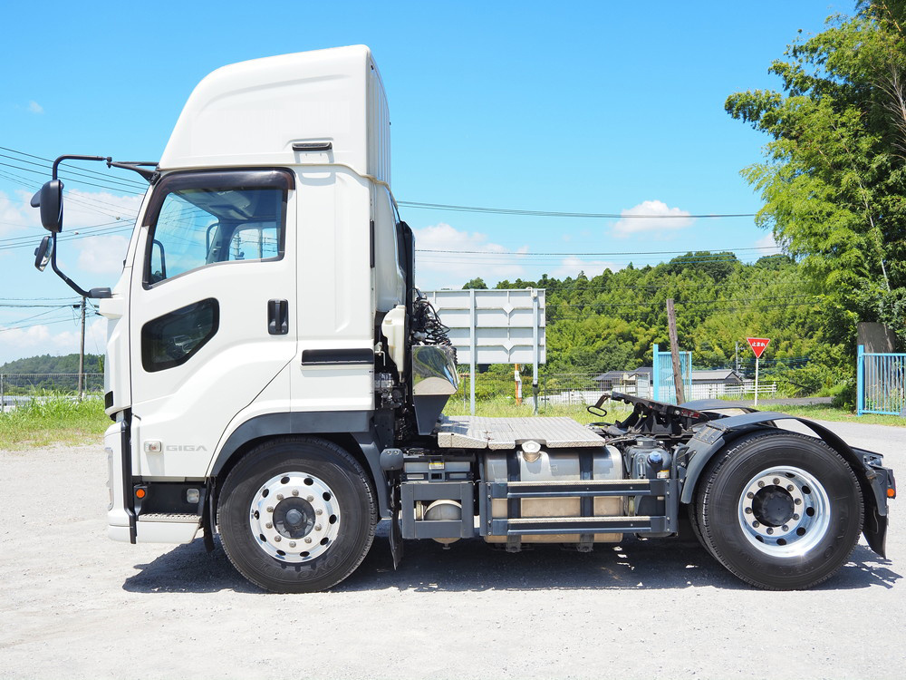 いすゞ ギガ トラクタ 大型 2PG-EXD52CD 年式 R3[写真09]