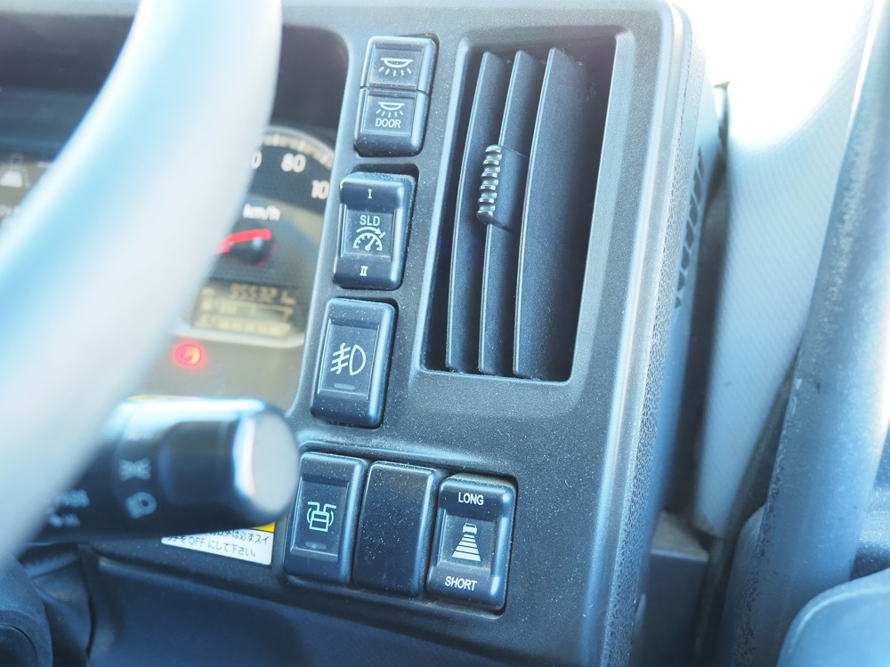 いすゞ ギガ ウイング車 大型 2PG-CYJ77C 年式 R3[写真32]