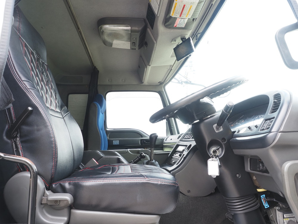 いすゞ ギガ ウイング車 大型 QKG-CYJ77A 年式 H24[写真27]