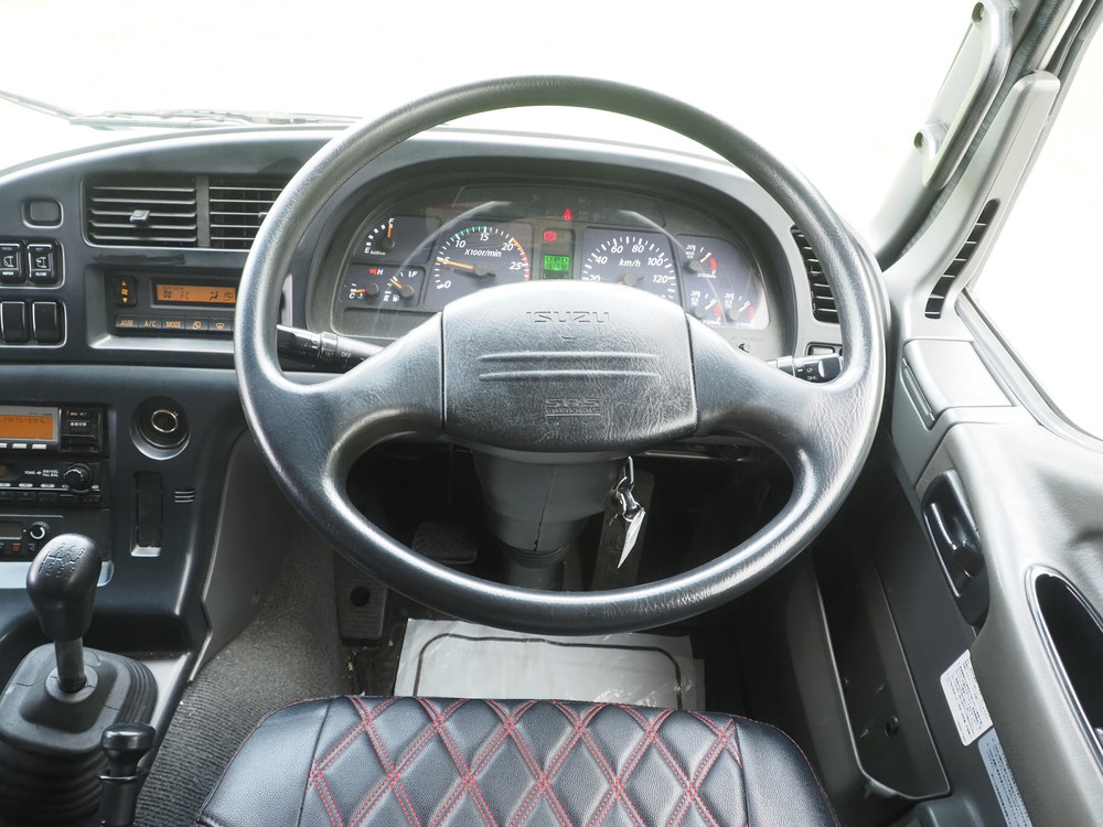 いすゞ ギガ ウイング車 大型 QKG-CYJ77A 年式 H24[写真28]