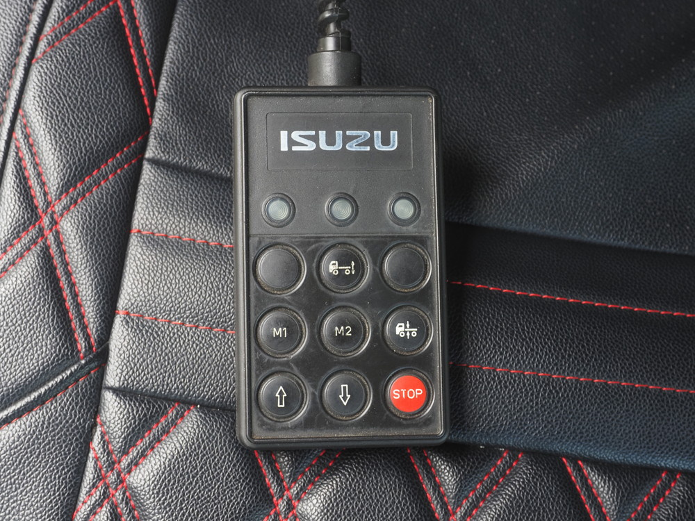 いすゞ ギガ ウイング車 大型 QKG-CYJ77A 年式 H24[写真32]
