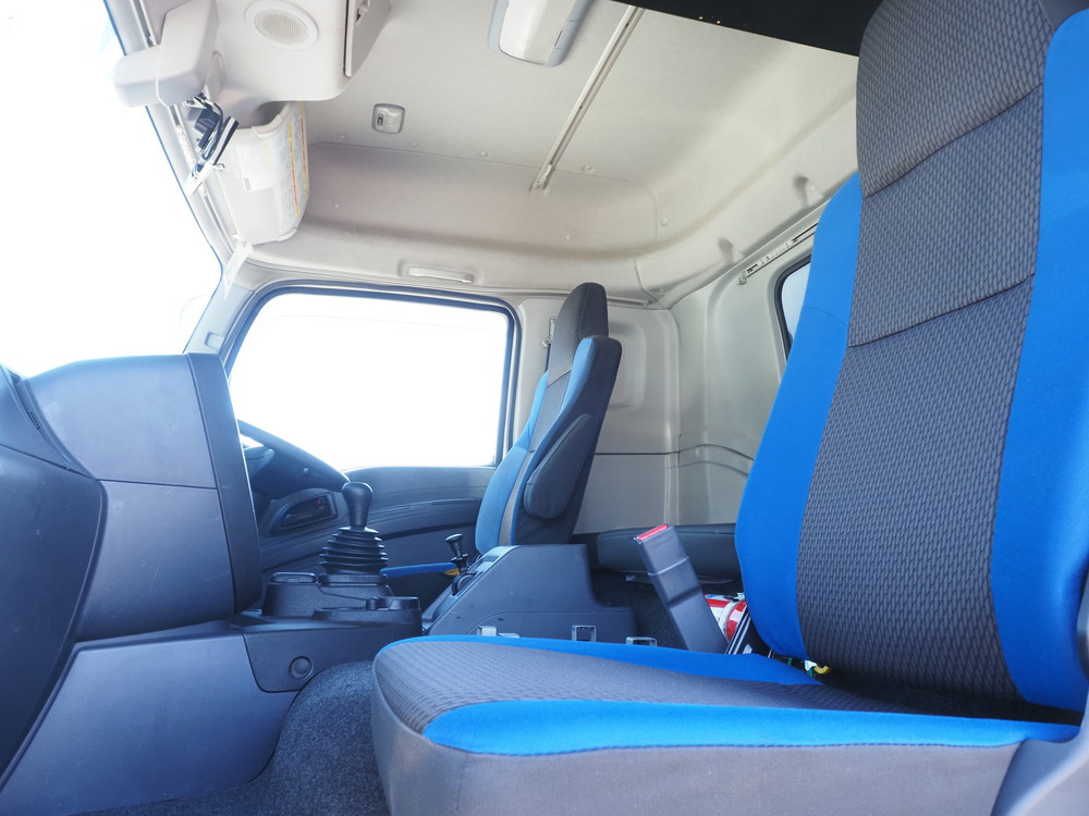 いすゞ ギガ ウイング車 大型 2PG-CYJ77C 年式 R1[写真39]