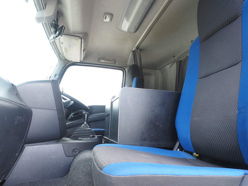 いすゞ ギガ ウイング車 大型 2PG-CYJ77C 年式 R1[写真40]