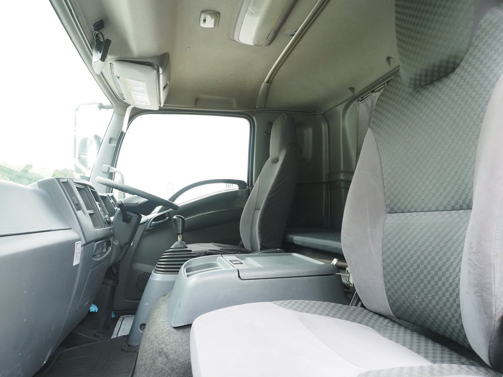 いすゞ フォワード ウイング車 中型 TKG-FRR90T2 年式 H27[写真40]