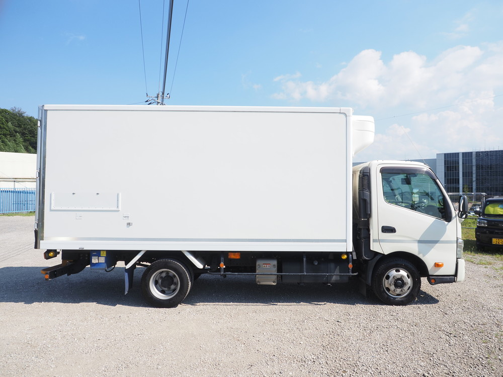 日野 デュトロ 冷凍バン 小型 2RG-XZU712M 年式 R1[写真08]