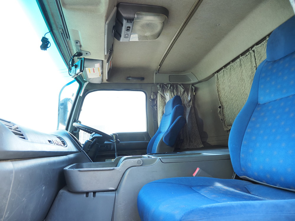 いすゞ ギガ ウイング車 大型 QKG-CYJ77A 年式 H27[写真22]