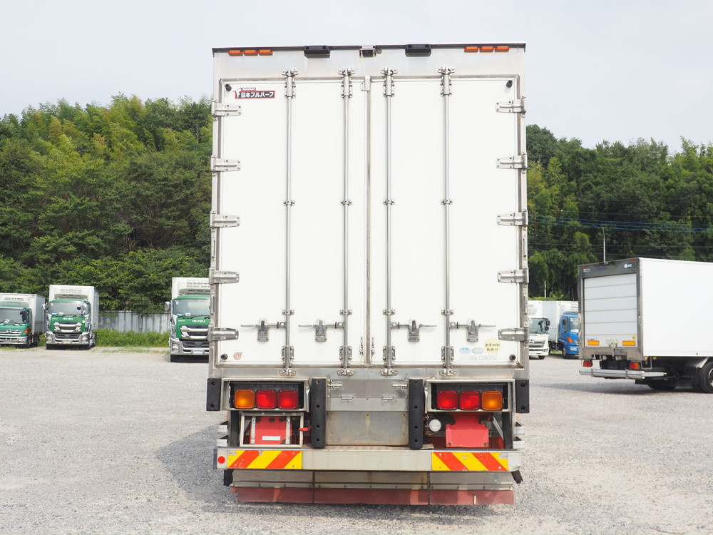 いすゞ ギガ 冷凍バン 大型 QKG-CYL77A 年式 H25[写真05]
