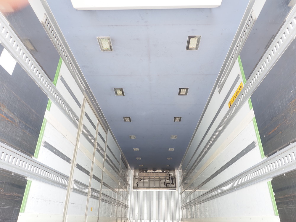いすゞ ギガ 冷凍バン 大型 QKG-CYL77A 年式 H25[写真24]