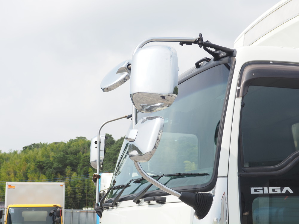 いすゞ ギガ 冷凍バン 大型 QKG-CYL77A 年式 H25[写真08]