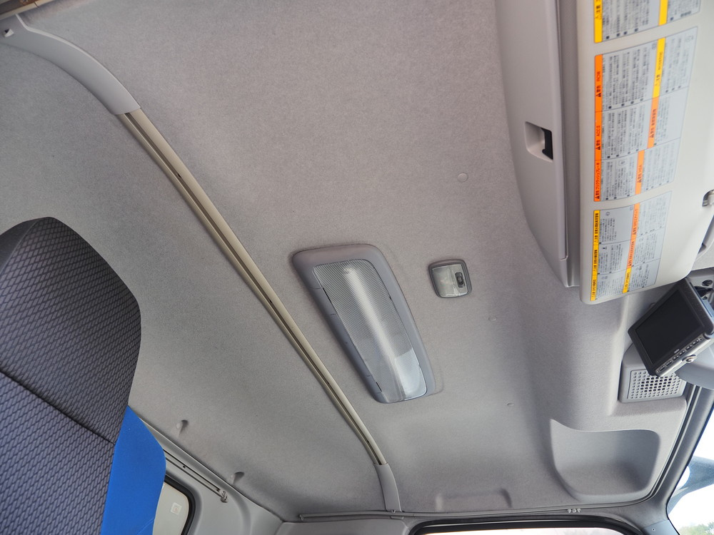 いすゞ ギガ ウイング車 大型 QKG-CYJ77B 年式 H28[写真37]