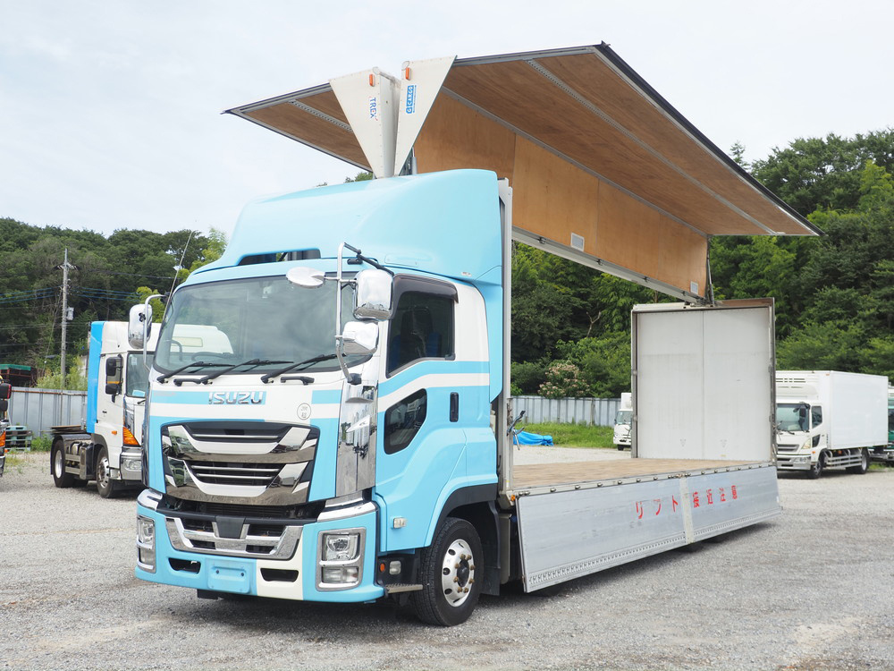 いすゞ ギガ ウイング車 大型 2PG-CYJ77C 年式 R1[写真02]